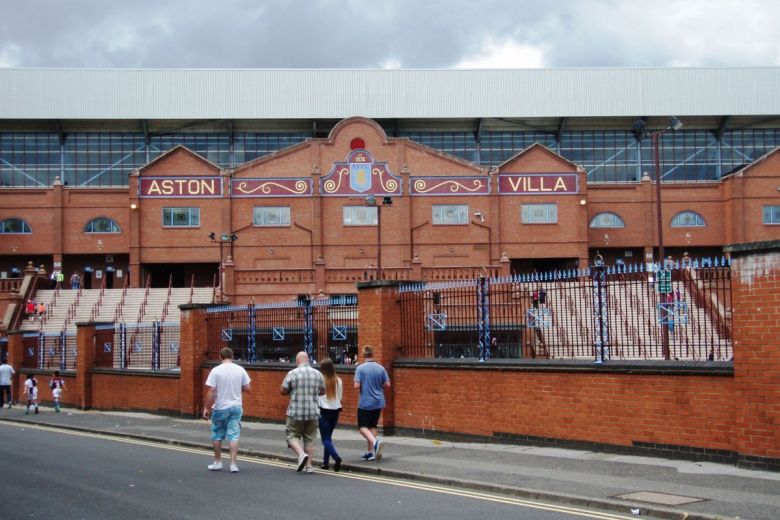 Acasă la Aston Villa