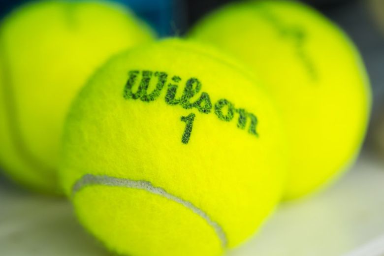 minge-tenis-wilson-2022-04-11