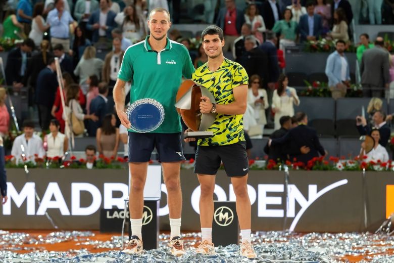 Jan-Lennard Struff și Carlos Alcaraz 001