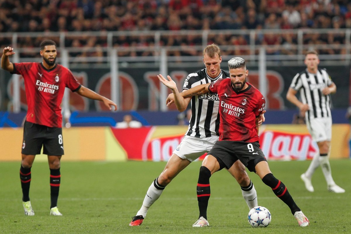 Olivier Giroud - AC Milan 020 Olivier Giroud (Foto: Fabrizio Andrea Bertani/Shutterstock.com)