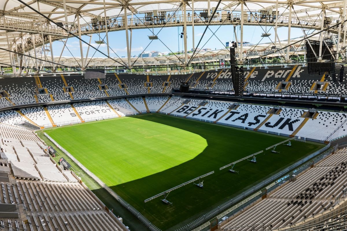 stadionul-besiktas-001